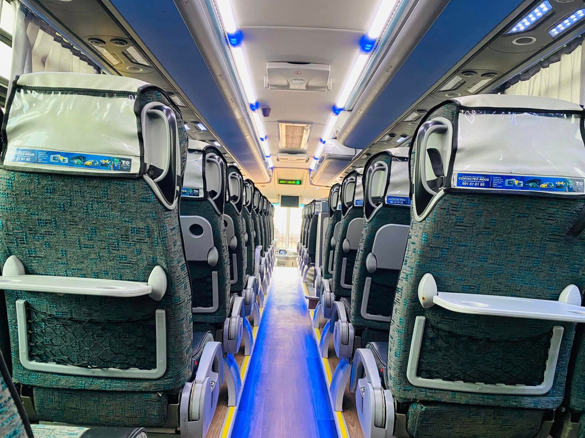 Cabine éclairée du bus VIP