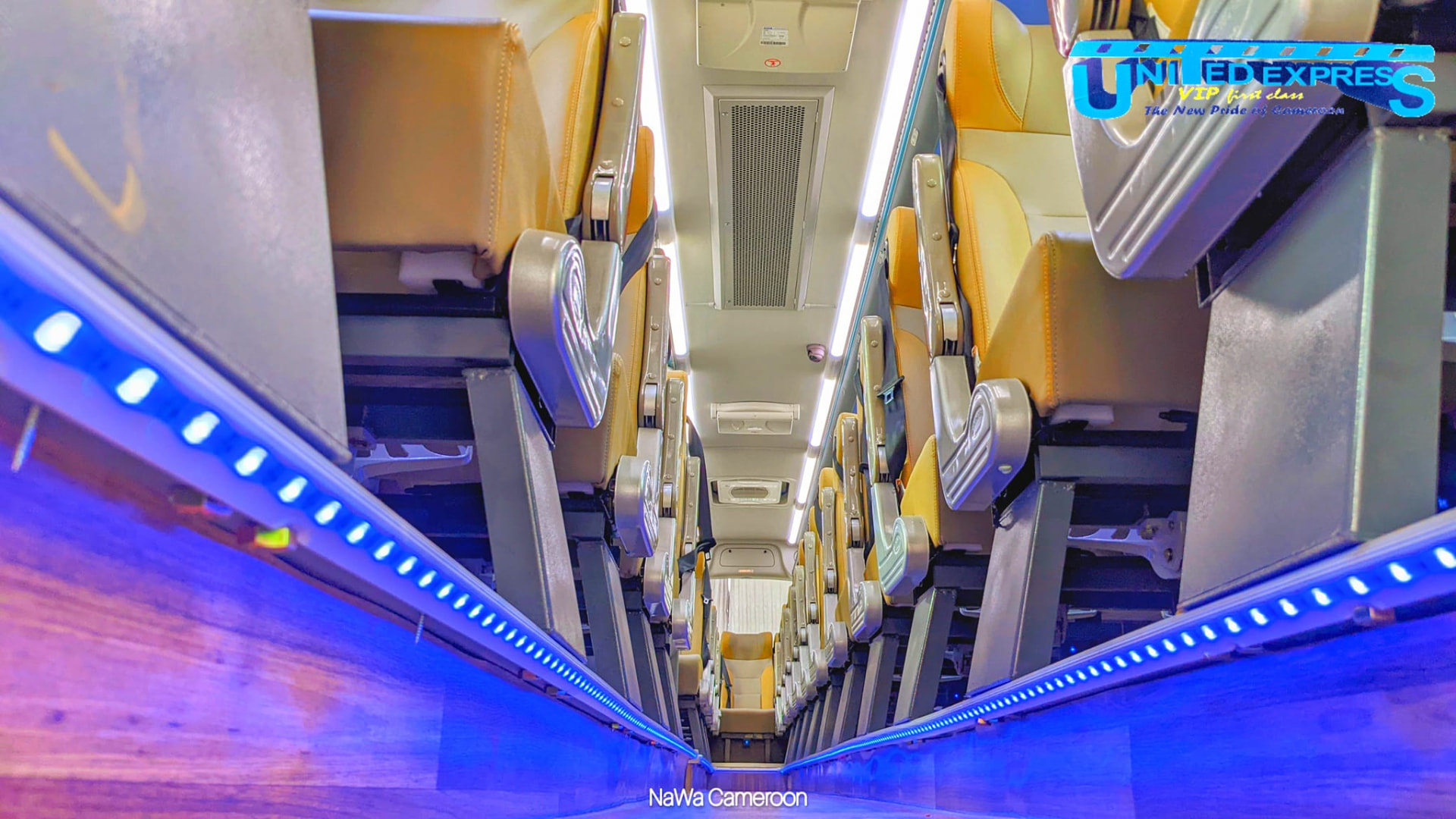 Intérieur du bus VIP UNITED EXPRESS